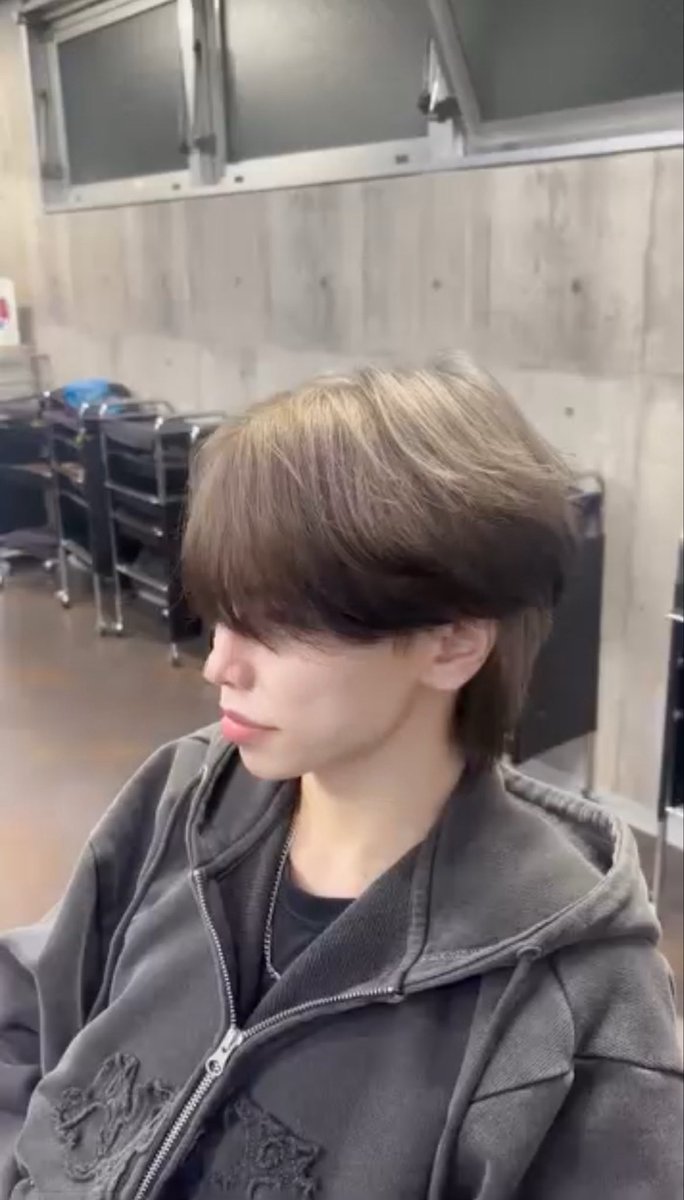 nagi_dopa's tweet photo. エンドカラーにしました🩵
#メン地下 #メンズアイドル #エンドカラー https://t.co/vTrK08hVBT