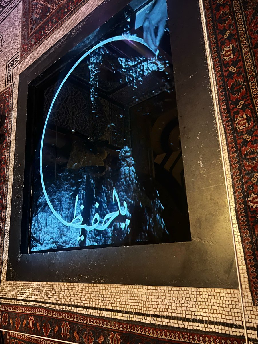Yasm1nK's tweet photo. Brilliant to see this installation @LeightonHouse_ by London born classically trained calligrapher Soraya Syed @ArtofthePen before it closed on Sunday. 

“There’s almost no separation between what’s written and whose writing it” #London https://t.co/yMtTCfDW70