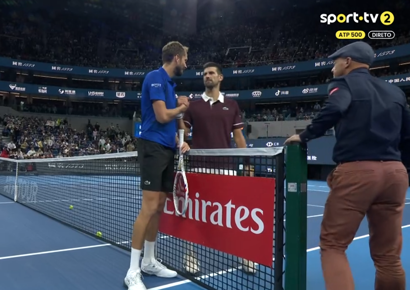 josemorgado's tweet photo. Wow.

Daniil Medvedev gets DEFAULTED when Novak Djokovic was serving for the match in Beijing at 7-5, 5-3, 15-15.

Hit the face of a fan in the first row with a ball. https://t.co/Wq4Blrqwla