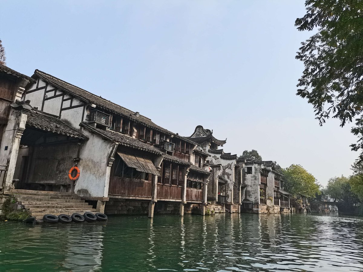 agutina_cortes's tweet photo. [The ancient town of Bilia River shows a unique blend of traditional customs and charming scenery]， https://t.co/LV4HODXWwS