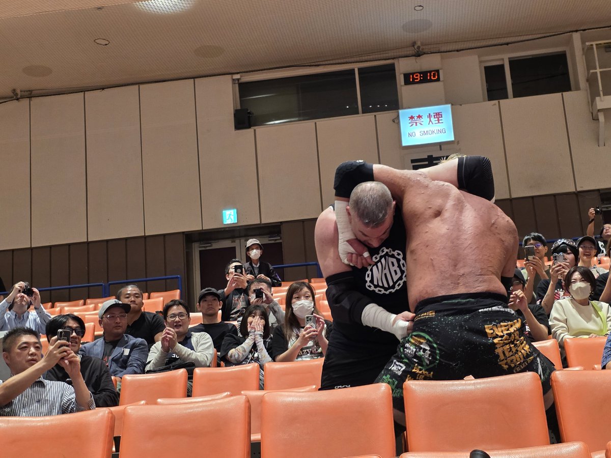 KT54770365's tweet photo. いやこっちにブレーンバスターすんのかいって焦った😅
#DannyDemanto
#竹田誠志
#pw_freedoms https://t.co/JjGKyy8aWR