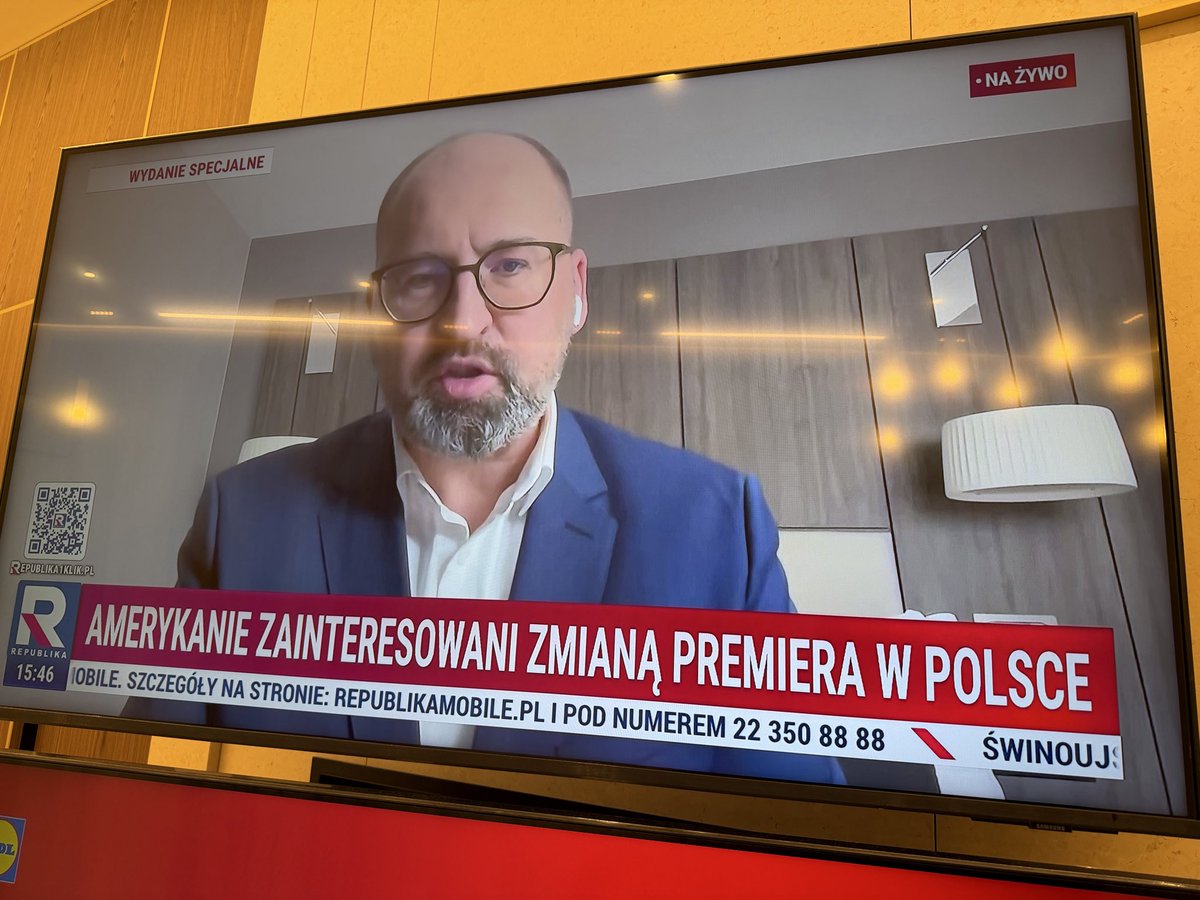 sikorskiradek's tweet photo. Uprzejmie informuję, że @MSZ_RP nie upoważniło europosła Bielana do prowadzenia rozmów za granicą w sprawie składu rządu w Polsce. https://t.co/pQI2ezxVaf