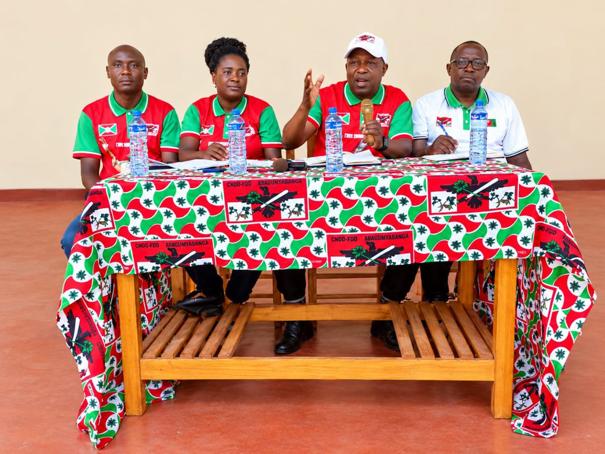 CnddFddGitega's tweet photo. #Gitega: Ku wa 5/10/2026, ubuserukizi bw'umuhari w'imbonerakure mu ntara ya #Gitega, bwagendeye Imbonerakure za Komine #Bugendana kugira  bibukanye uruhara rwazo mu mbonakazoza y'igihugu, kubungabunga amahoro n'umutekano, kuzirikana inyigisho z'akarangamutima
@CnddFdd https://t.co/EnagUWiinY