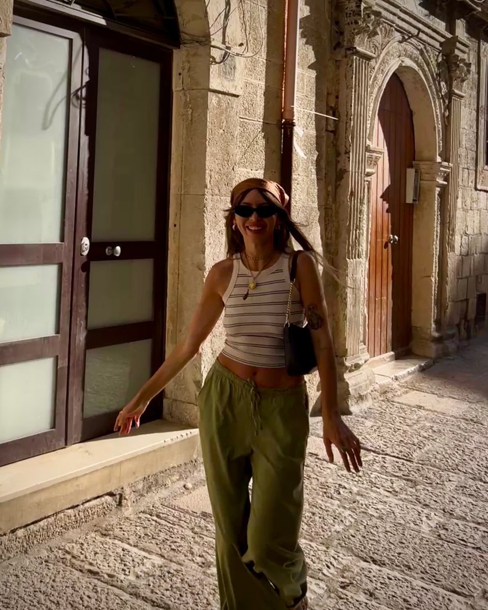 naamiiranda's tweet photo. If you see me with a glass of wine, it’s only because I’m in Italy. https://t.co/U1rrDKx9JN