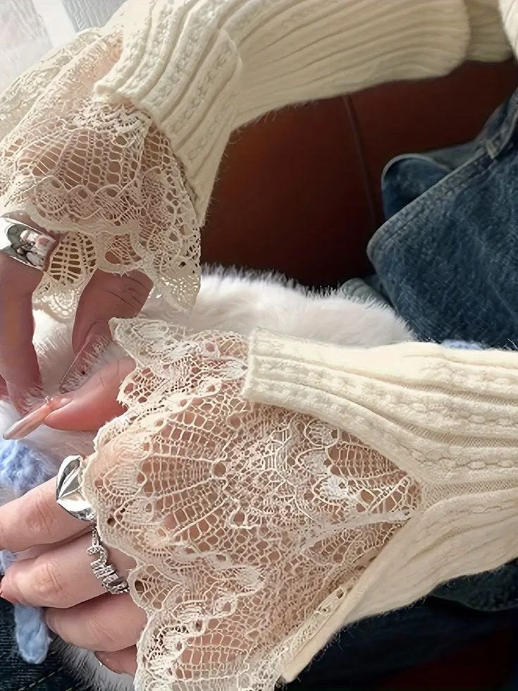 Auralyn0's tweet photo. Lace details https://t.co/ba46bnF7po