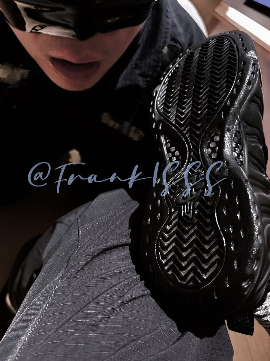 Frank1SSS's tweet photo. 军警��就该在对的节日伺候对的人 https://t.co/r2erfZcAY8