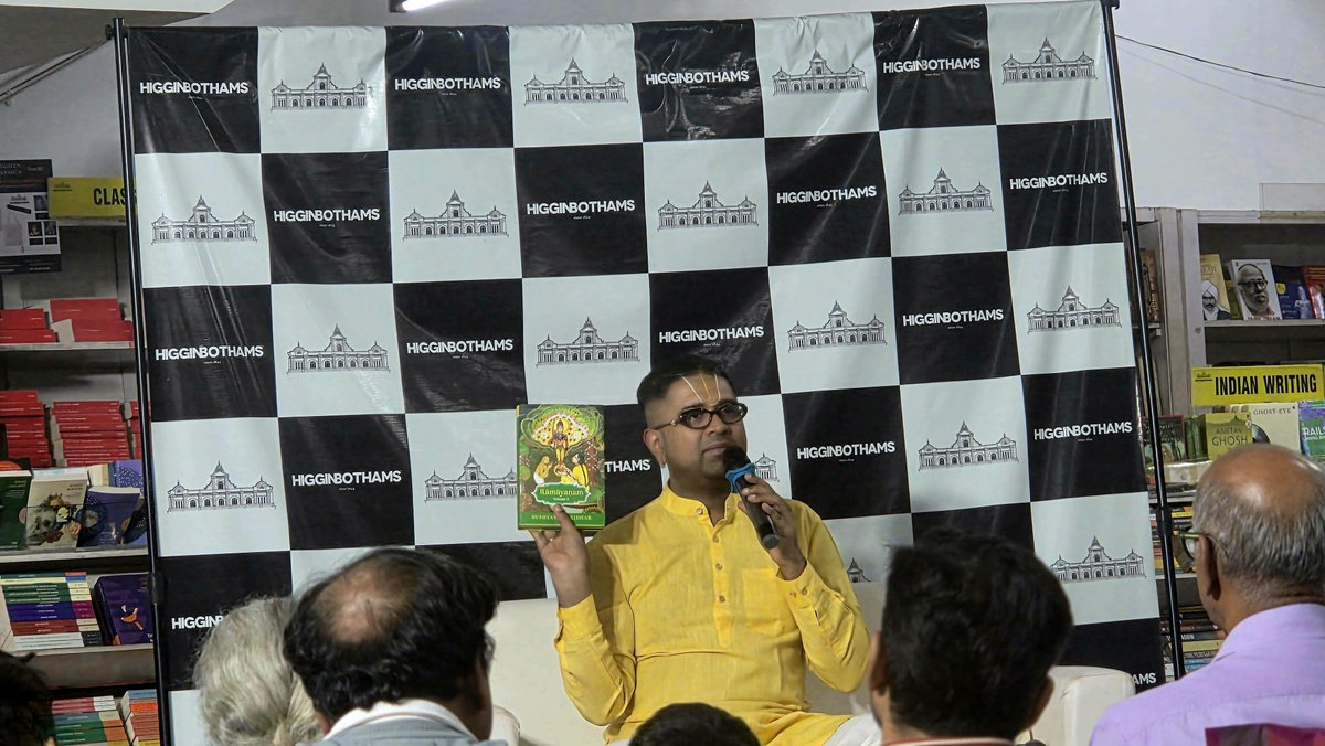 Meera1720's tweet photo. Live interaction and book discussion with the author of Ramayanam Volume two Dushyanth sridhar at Higginbothams 

#fieldvisit #bookdiscussion #ramayanambook #dushyanthsridhar #higginbothams https://t.co/Oz3cK4YNqI