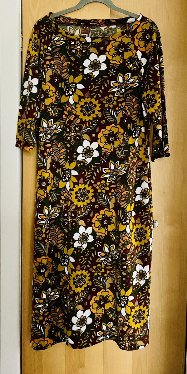 LessL57's tweet photo. What’s the best thing to do when you’re waiting in for a parcel delivery? Make a new frock obvs! https://t.co/6uCrxbHLp2