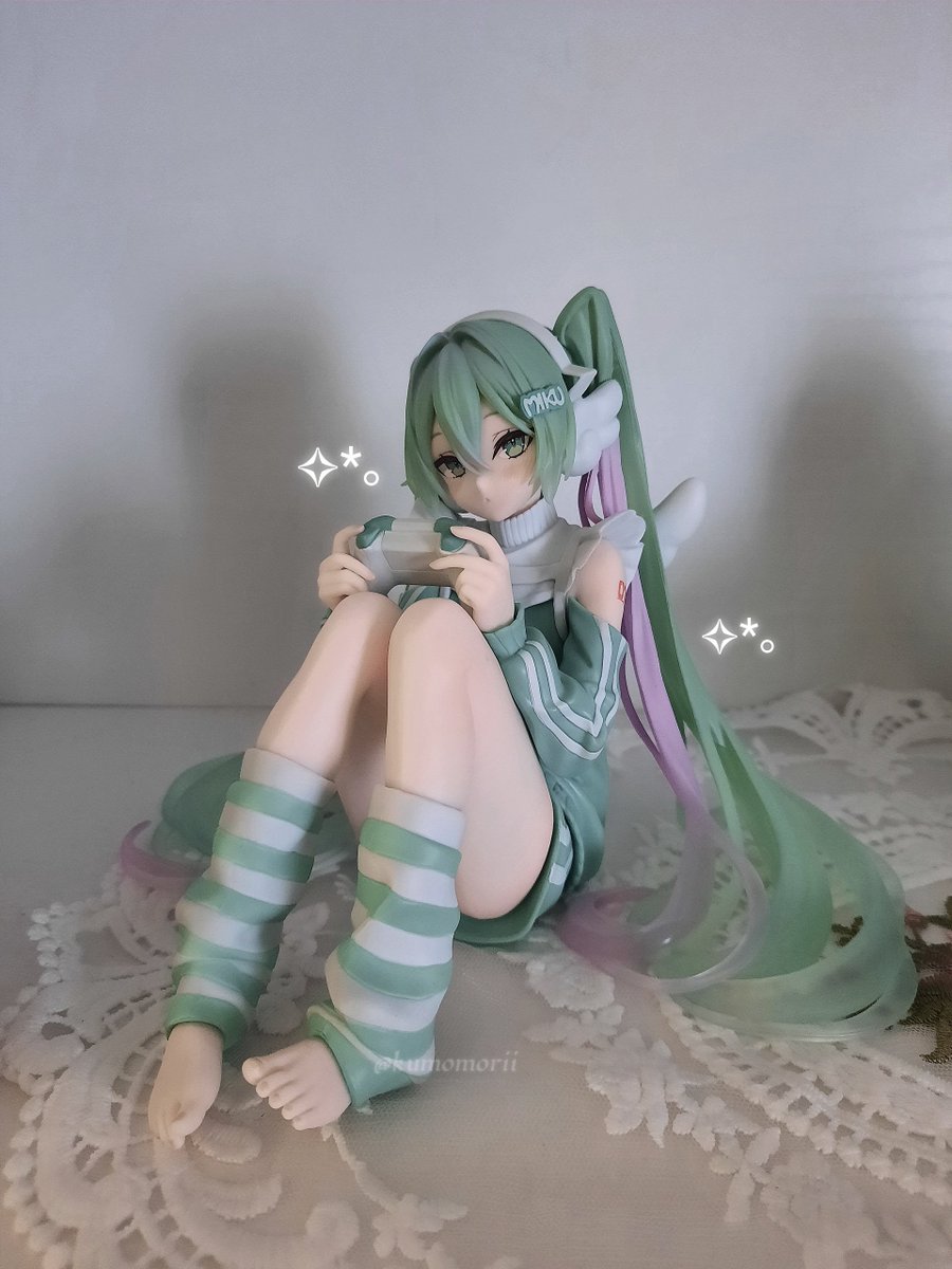 kumom0ri's tweet photo. cutest miku :) https://t.co/YVnC4MfHGN