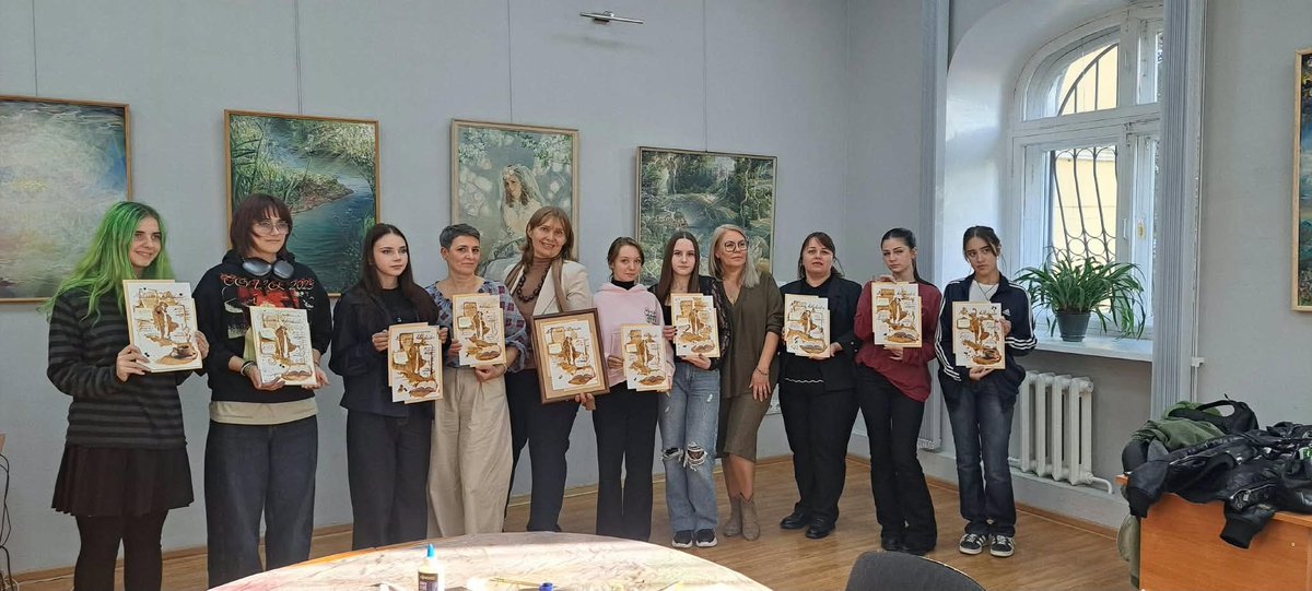 BiblioNationala's tweet photo. @ABRMinfo #NocturnaBibliotecilor la #BNRM
🔗https://t.co/oPfGUNxLyd
🎙️Recitalul de poezie „Două voci, două universuri poetice”
🔗https://t.co/esCZf1gN1v
🖌️Atelier de creație "Arta dincolo de culoare"
🔗https://t.co/qIAJ90l2NT
🇪🇺Jocuri interactive #DescoperăEuropa
🔗https://t.co/A2dvhYh7DG https://t.co/2zzx8HysNX