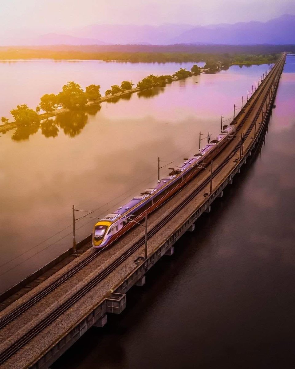 Eusoto's tweet photo. Malaysia blends heritage rail journeys, golden beaches, vibrant cities and unforgettable food. Explore Malacca, Kuala Lumpur, Ipoh and Penang, then unwind in Batu Ferringhi as the sun sets over the Andaman Sea. https://t.co/3vmuFD4INC