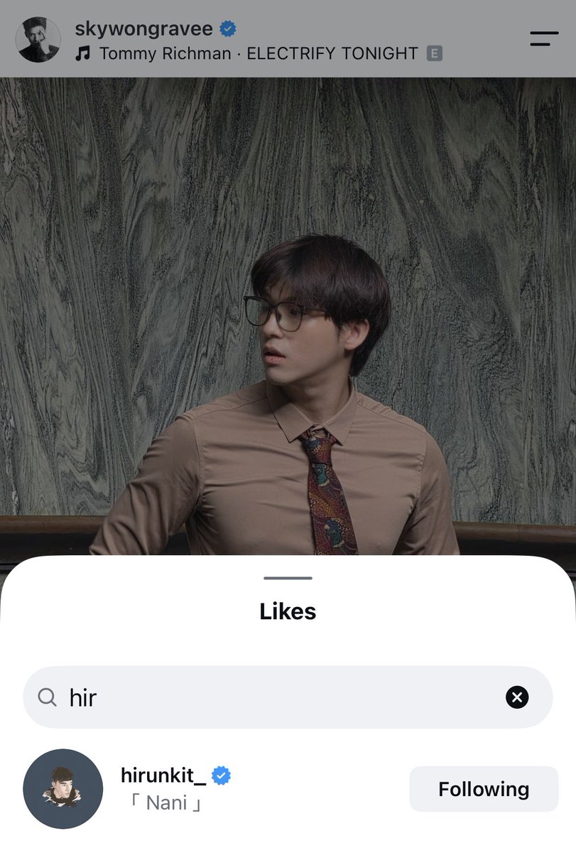 isknnu's tweet photo. สเปคชอบคนตี๋ หล่อ น่ารัก ใส่แว่น สูงกว่าประมาณ 4 เซน มีลักยิ้มไว้ให้หอม ตาแป๋ว หน้าไปทางลูกม๋าจะพิจารณาเป็นพิเศษ แต่ถ้าผูกไทด์มาหาด้วยคือรักเลย แพ้ 🫣 https://t.co/6VRGx7mD8f