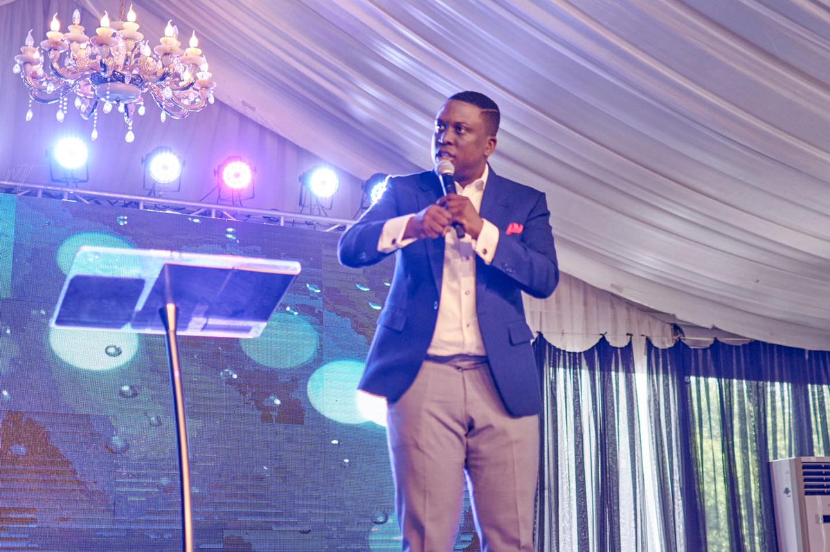 yabaleftonline's tweet photo. “I’m tired of telling single people to stop having sëx and married people to have sëx.” 

— Pastor Bolaji Idowu complains bitterly. https://t.co/OOwZbqQrHc