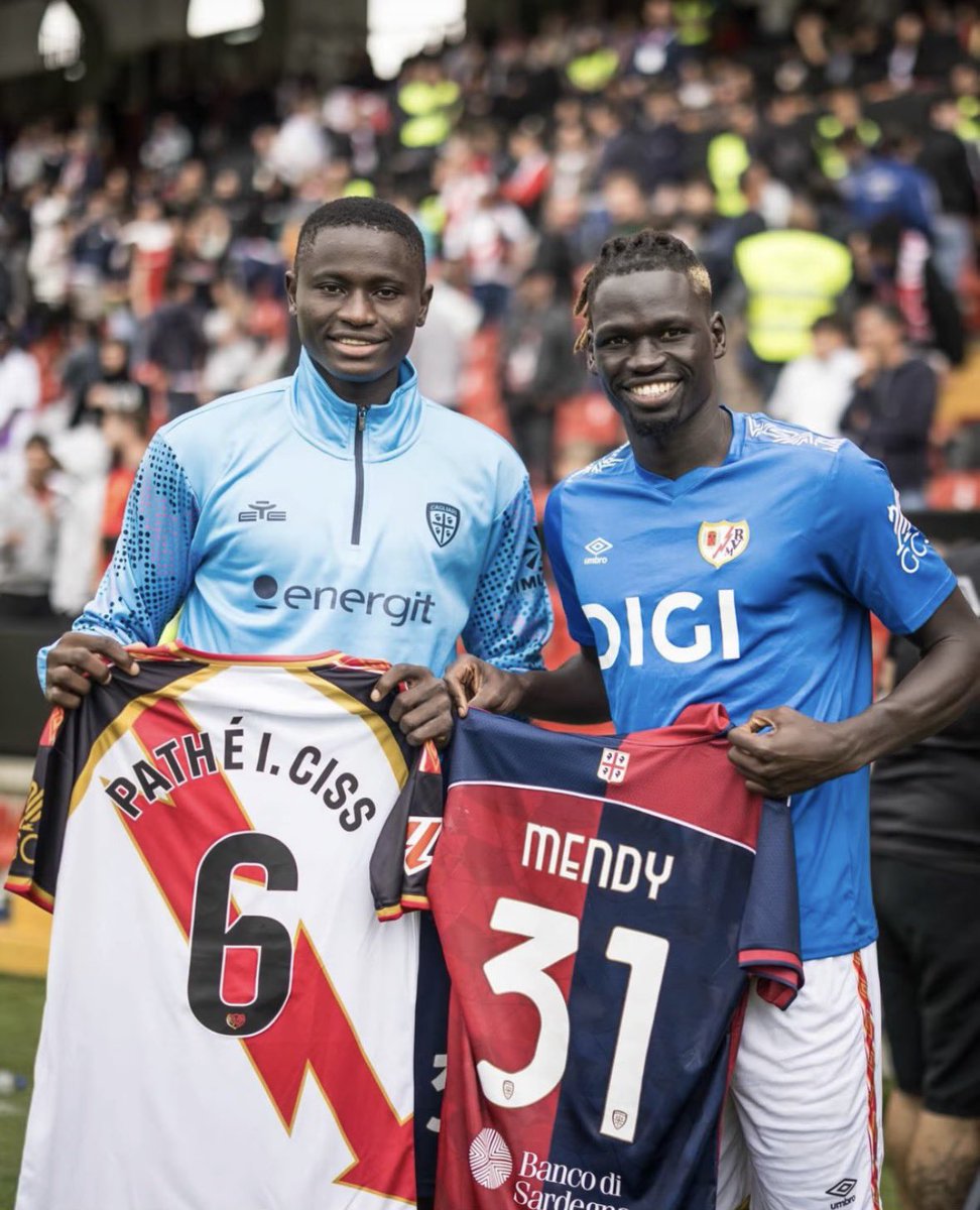 JoueursSN's tweet photo. Paul Mendy x Pathe Ciss après le match amical entre Cagliari et le Rayo Vallecano 🫂🇸🇳 https://t.co/0vcLRGrm9z