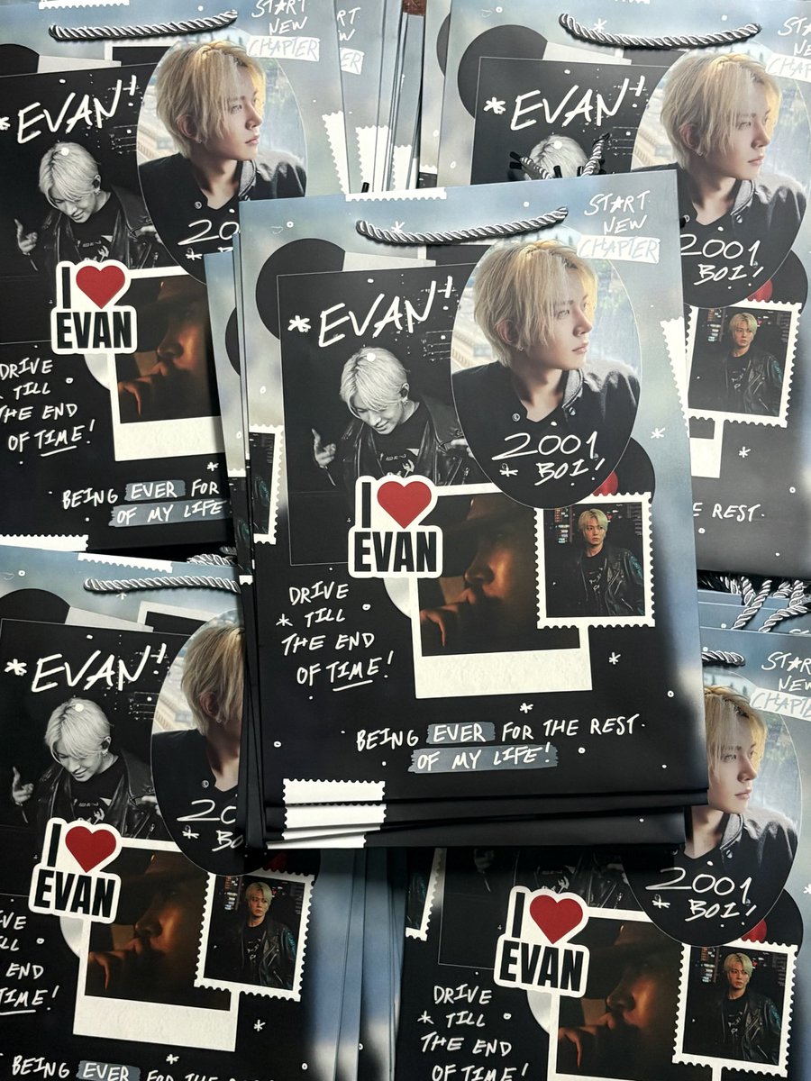 t_xow_'s tweet photo. ꒰ྀི১ pls kindly rt ໒꒱ིྀ 

giveaway for ˚₊‧꒰ა ever ໒꒱ ‧₊

     ⤷ EVAN ִֶָ🪽་༘ paper bag A4 25ea ˎˊ˗

( 𑣲 spc for heejake — mini brooch 𑣲) 
 — pic in mt 🐹🐶

────୨ৎ────

 📍at UOB live 17th Oct 2026
Time : tba 

( #Klivefestival #EVAN #HEESEUNG ) https://t.co/Kc0B37PwoG