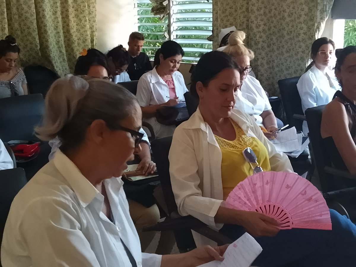 Dgsmjibacoa's tweet photo. 👉Se llevó a cabo la reunión de puntualización de las tareas correspondientes a la semana, presidida por la Dra. Elianis Yanet Rivera Saldivar, Directora del Policlínico 7 de noviembre. En el encuentro se definieron las principales prioridades y https://t.co/pgEI31BEzi