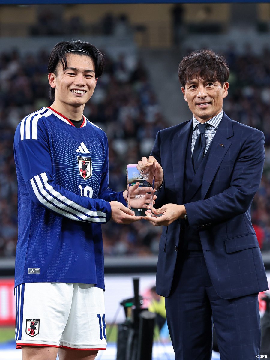 jfa_samuraiblue's tweet photo. 𝐌𝐕𝐏🏅
👤上田綺世

『キリンカップサッカー2026』決勝戦で、チームを勢いづける先制ゴール!!⚽️
最前線でプレーし、15年ぶりの優勝に貢献💪🔥

#サッカー日本代表 https://t.co/pcbUEtLryL