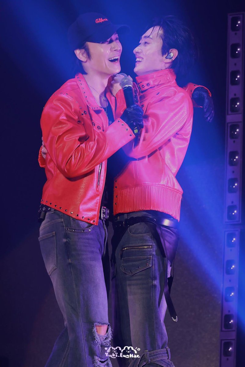 BS718_hyukhae's tweet photo. #ウネ #EUNHAE  
#은해 #赫海  
Eunhae was so clingy and affectionate yesterday ❤️ https://t.co/d6aaqMEdcG