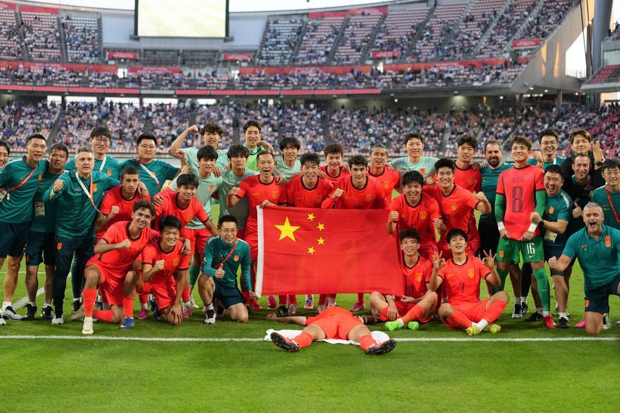 SoyCalebTJ's tweet photo. China won 169 golds at the Asian Games. Back home the question is: what went wrong?

Aichi-Nagoya closed Oct 4. China: 169-89-83, 12th straight gold-medal table win, best overseas Asian Games haul. Swim and track set records. Japan’s golds didn’t reach half of China’s.

Still: 548 of 815 athletes were first-timers; 27% born after 2005. Table tennis, badminton, weightlifting—the old pillars—got a domestic roast. Even the Chinese Olympic Committee chair stepped in mid-Games to pep the squad. Men’s soccer took a bronze: first Asian Games medal in 28 years.

U.S. outlets joked about “China Games.” Fair. The real scoreboard is LA 2028. This was a youth swap, not a victory lap.