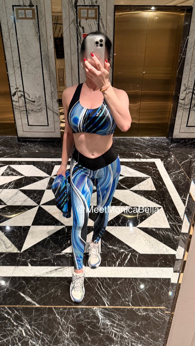 DateMonicaBella's tweet photo. With top or without? 😁
#sportfashion #sportstyle https://t.co/MGGYoxQIB6