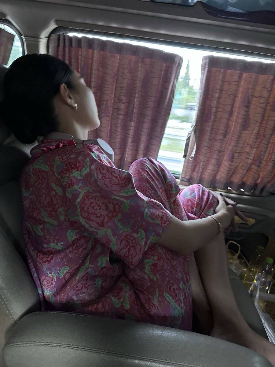 popeieiii's tweet photo. KHOM KHLANG SPECIAL EP5
#ข่มขลังตอนที่5 
#bintsireethorn

เธอคนนั้นคือฉันอีกคน 555555555555555555555555555555555555555555

แม่ครู                                                              พี่บิ๊นท์ https://t.co/gi9rMNTTaQ