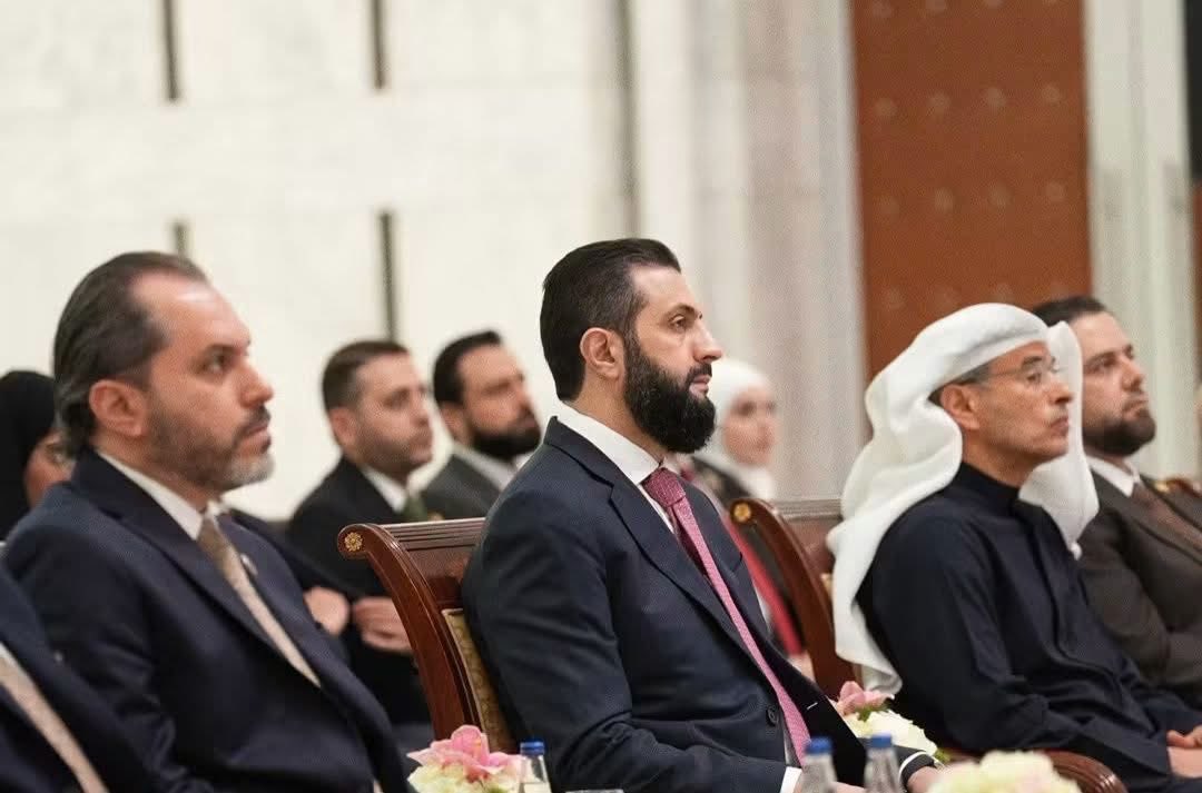 remamuraad's tweet photo. أحدث ظهور لقمر بني أُميَّــة فخامة الرئيس أحمد الشرع رئيس الجمهورية العربية السورية... 💚🫡🇸🇾
قاهر فلول وشبّيحة وأيتام الأسد والبخشان والزُّط والذيول وبلحه وبلاليحه... 😉🤪 https://t.co/VBcboWXZLX