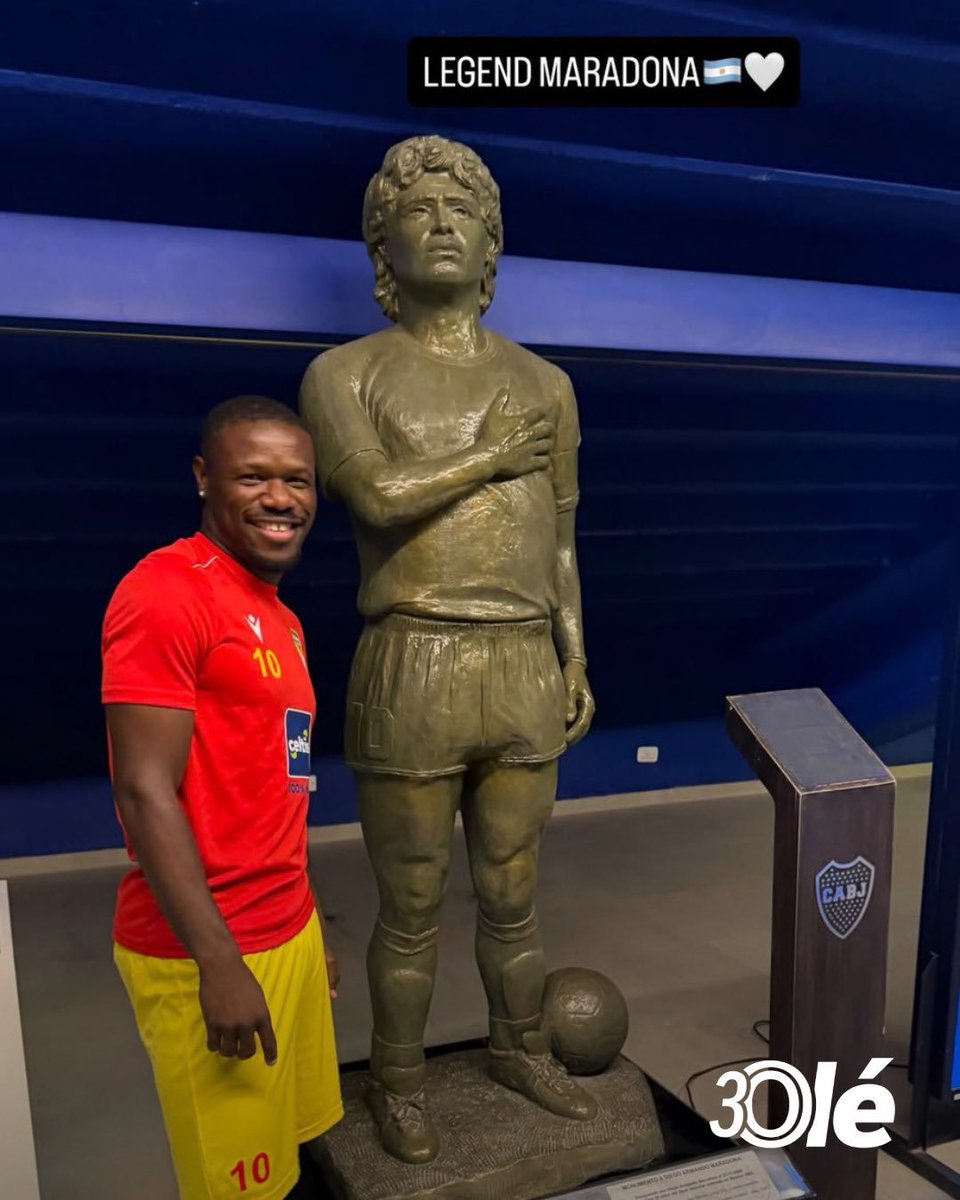 marianherrrera's tweet photo. Los jugadores de Benín están cumpliendo el sueño de cualquier futbolista del planeta. Conocer La Bombonera. https://t.co/1YAyNPJXdG