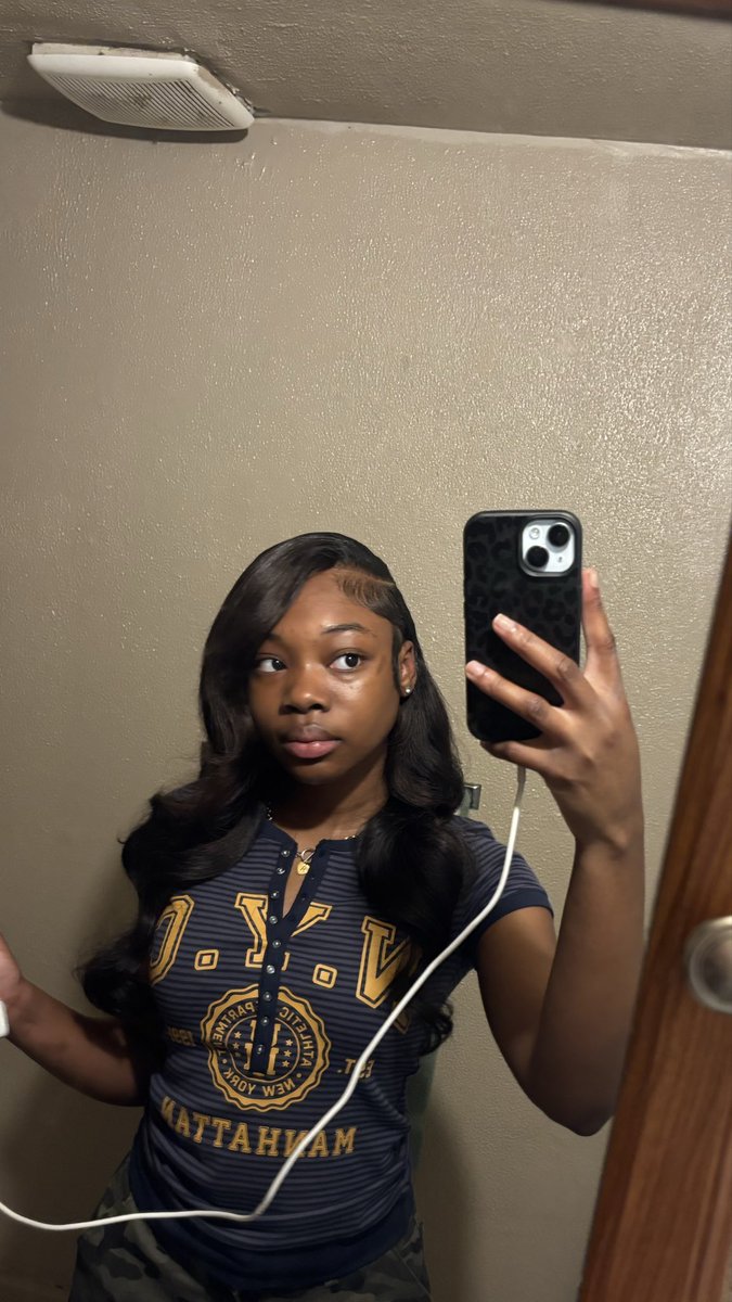 C4Y4444's tweet photo. I literally be serving face https://t.co/qbFORVsrvd