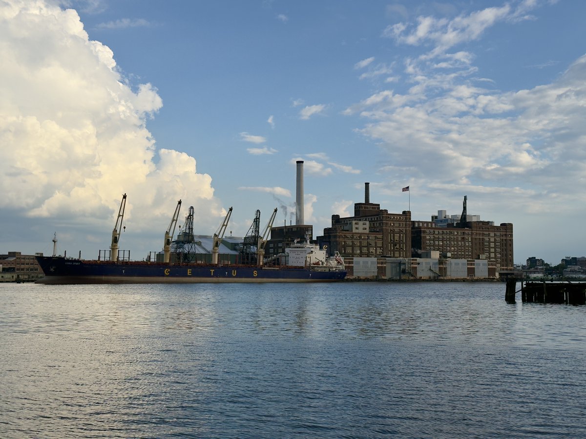 ABCTNOW's tweet photo. Fells Point is one of Baltimore’s oldest and most vibrant historic waterfront neighborhoods. Founded in 1730, this historic maritime community features preserved 18th-century brick rowhomes, Belgian block cobblestone streets, and sweeping harbor views. https://t.co/SmAXKoYGVh