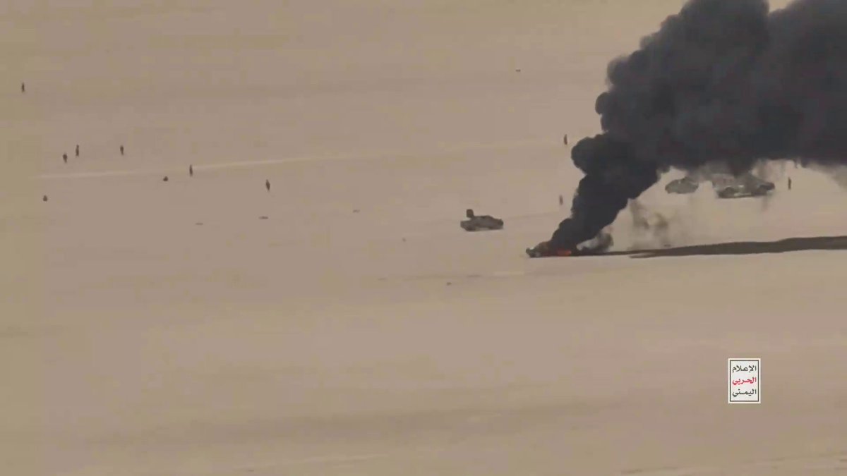 NecroEmpire's tweet photo. #Iran #IranWar #Yémen #ArabieSaoudite La vidéo montre aussi en contrôle objectif avec des drones de reconnaissance des destructions de blindés et la mort de nombreux soldats de la coalition. 5/10/2026 IMAGES https://t.co/X0rU8X5qwB