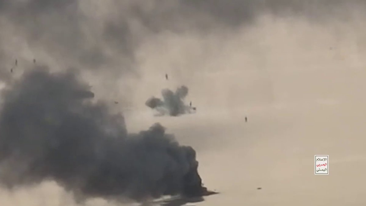 NecroEmpire's tweet photo. #Iran #IranWar #Yémen #ArabieSaoudite La vidéo montre aussi en contrôle objectif avec des drones de reconnaissance des destructions de blindés et la mort de nombreux soldats de la coalition. 5/10/2026 IMAGES https://t.co/X0rU8X5qwB