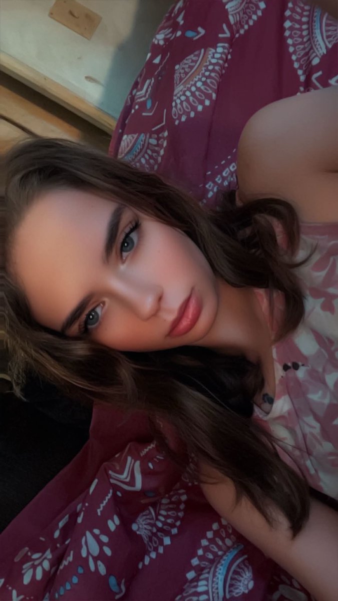 ShellHayessXx's tweet photo. Anyone up for a vid call or sesh?
Add my snap or dm me
Shellhayess26
#buyingcontent https://t.co/8nPzzHGkE8