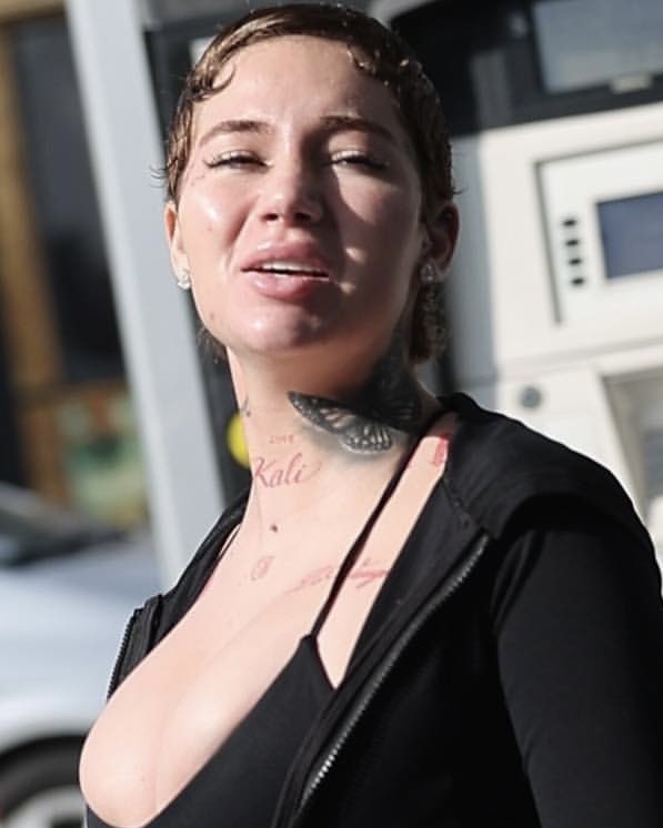 IsaiahPatt58240's tweet photo. Bhad bhabie fake titties https://t.co/WyY0Embiqv