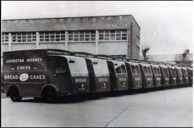 InertialConatus's tweet photo. @SamaHoole You're forgetting the many thousands of battery-powered bread vans too, as well as returnable deposits on such glass bottles as soft drinks, from lemonade to cola, throughout numerous countries: https://t.co/Ewntx9hAm6