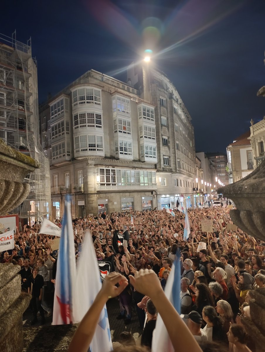 SrtaMGM's tweet photo. Hoxe o clamor foi Pontevedra ✊🏻🗝️🏠 https://t.co/0TcsjTGZri