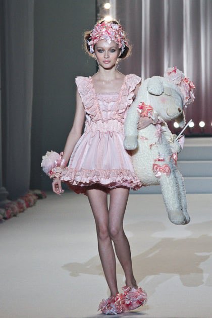 thepinkernet's tweet photo. liz lisa ready to wear spring 2011 ⁺꒱ིྀ༝ https://t.co/4zZFli8FO2