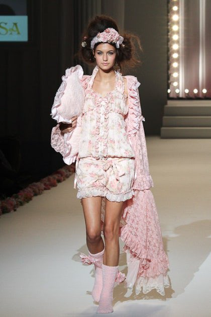thepinkernet's tweet photo. liz lisa ready to wear spring 2011 ⁺꒱ིྀ༝ https://t.co/4zZFli8FO2