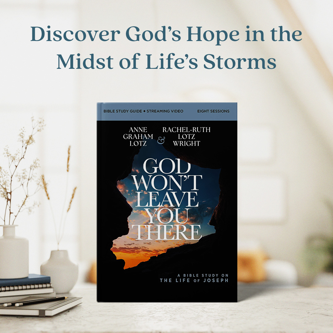 BGEA's tweet photo. "God Won't Leave You There" by @AGLotz and @Rachel_RuthW serves as an uplifting reminder that God is with you in life's struggles and that "all things work together for good to those who love [Him]" (Romans 8:28). Order a copy today: https://t.co/1jhrI2KInN https://t.co/b4Q1o8jYqJ