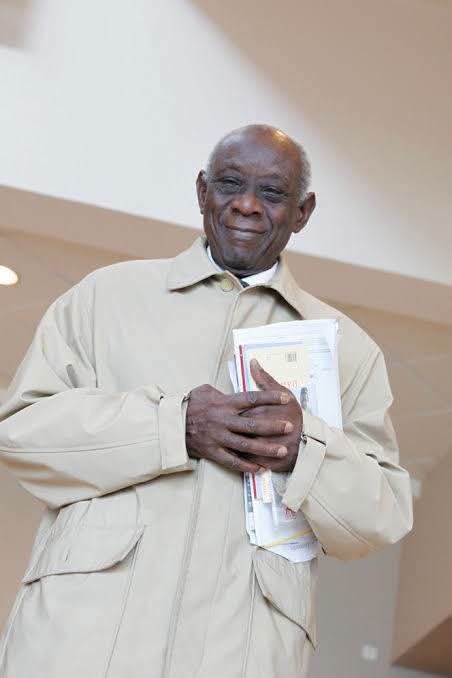 JoeJoy1607's tweet photo. Cheikh Hamidou Kane (1928–2026) est l'un des plus grands écrivains et hauts fonctionnaires sénégalais, célèbre pour son chef-d'œuvre littéraire L'Aventure ambiguë paru en 1961.
Il est décédé à Dakar le 4 octobre 2026 à l’âge de 98 ans.
#Litterature #Lecteur #AfroReader https://t.co/gDbkm9fSwH