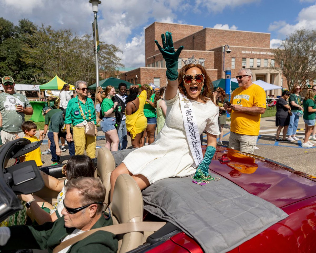 oursoutheastern's tweet photo. Homecoming is taking center stage at Southeastern! 🎭🦁

Returning Oct. 12-17, Roomie on Broadway brings a week of Lion Pride, traditions, and plenty of reasons to come together as we celebrate the Lions’ Next 100. 

From student favorites like Minute to Win It and the Lip Sync Contest to Gumbo Ya-Ya and Throwback Thursday, there’s plenty to look forward to before Saturday’s tailgate featuring Blue Crab Redemption and Lion Football to wrap up the week! 🏈

Check out the full Homecoming schedule to get ready for a week with Lion Nation!
https://t.co/dcR8xClBEY

#LionUp #HomecomingWeek #LionPride