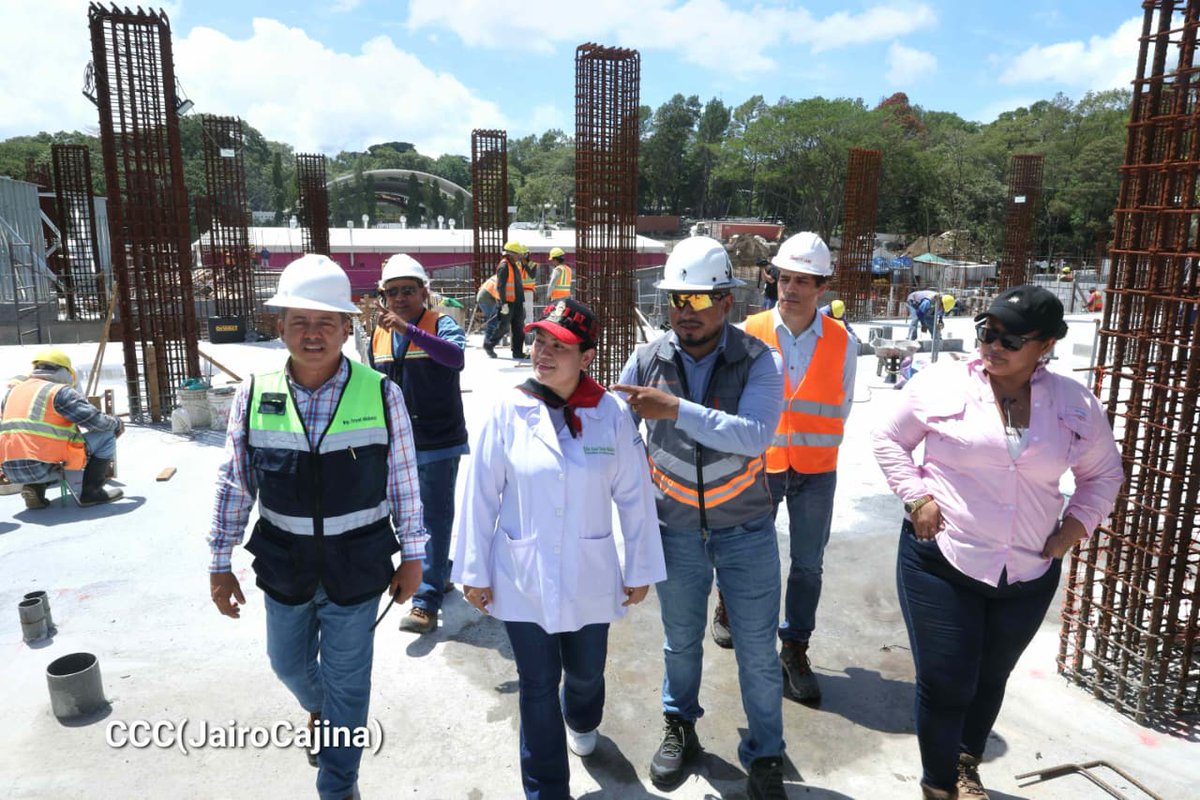 Canal4Ni's tweet photo. 🏥🇳🇮 ¡Más avances para la atención en salud! 🤩🥳
✨ Las autoridades del MINSA supervisaron los avances en la construcción de la tercera etapa del Centro Oncológico Dr. Juan Ignacio Gutiérrez Sacasa 🩺👷♂️. #noticias #nicaragua #canal4
Más información 🌐👉🏼 https://t.co/5poVeVpXsX https://t.co/fhieVpASyZ