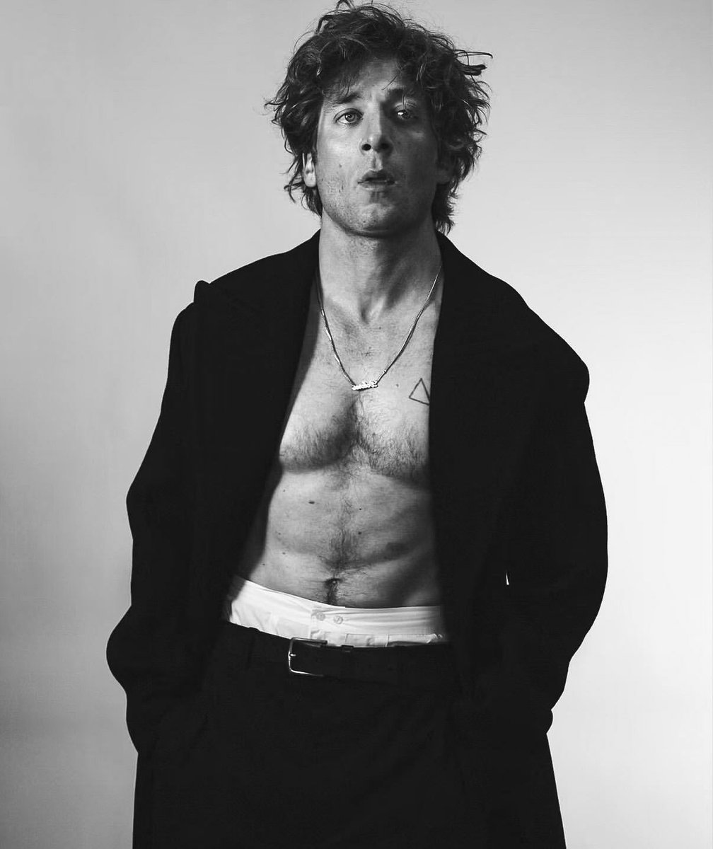 _filmcrave's tweet photo. Jeremy Allen White photographed by David Sims for M Le Magazine. 📷 https://t.co/VcglmLGQaS