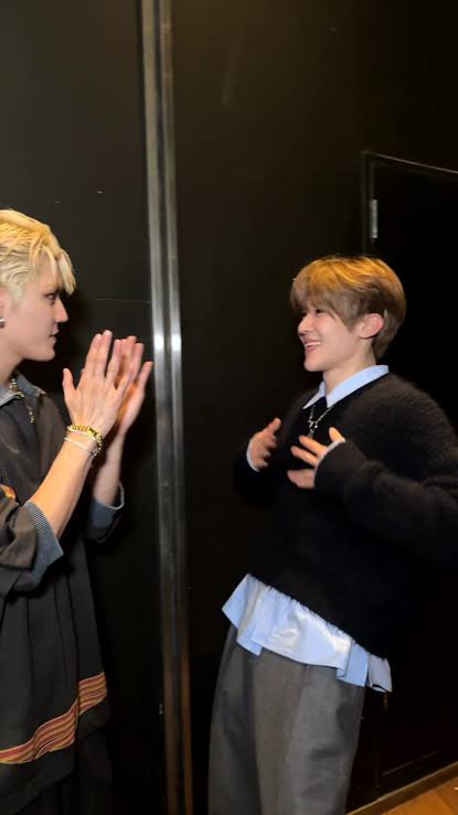 cali_calcium's tweet photo. #Jaeyong taguan ng anak au pero pano ba maitatago ni Taeyong eh kamukha nung tatay ang anak? 🤣 https://t.co/os781gvsGF
