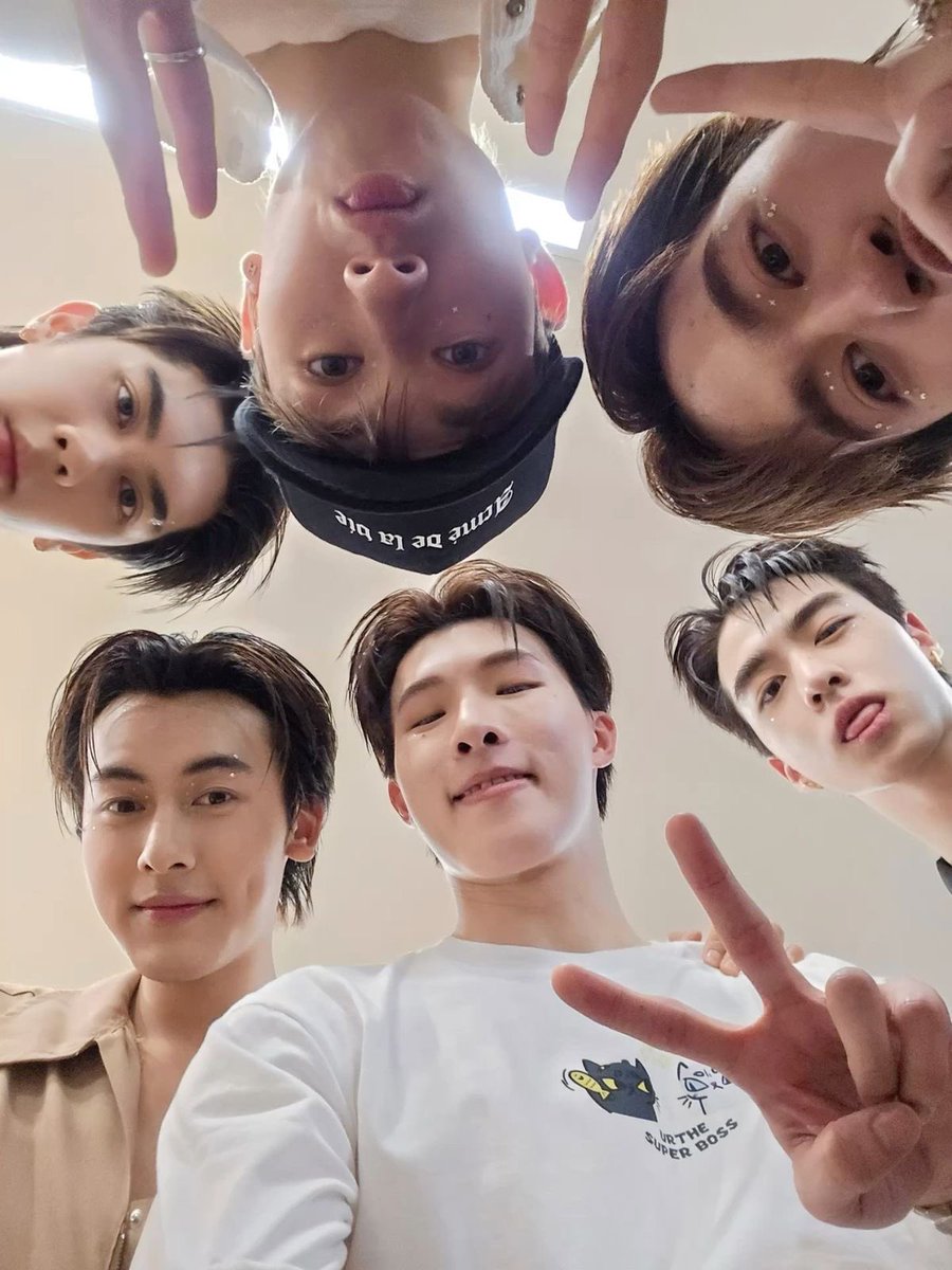 gGornChokun's tweet photo. {🧡💛💚🩷🩵💜} https://t.co/3meguGJabi