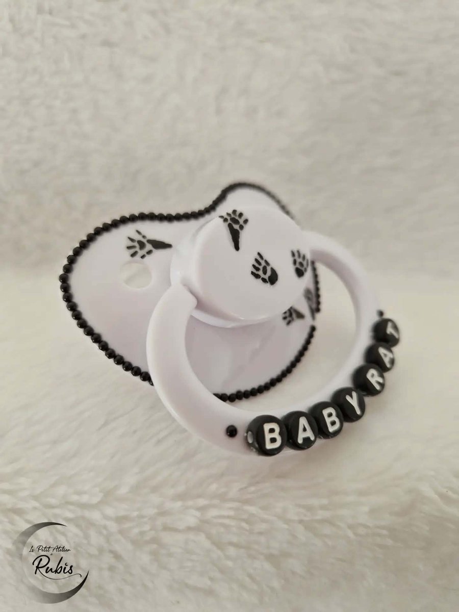 SpinelEtrubis's tweet photo. Nouvelle tetine sur le site " baby rat"
Shop
https://t.co/VowyTawRSS
Insta https://t.co/G0xCJ1p2E5
#pacifier #tétine #abdl #kawaii #abdlgirl #diappergirl #cosplay #ageplay #kawaii #rats #rat #ratons #ratoux #ratouphile #stress #anxiété #tabac #accessoire #ageplayer https://t.co/MRbJu4Fka9