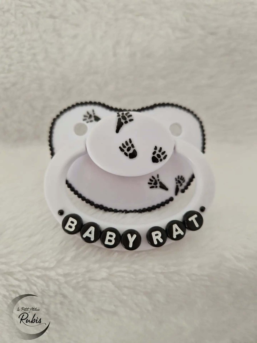 SpinelEtrubis's tweet photo. Nouvelle tetine sur le site " baby rat"
Shop
https://t.co/VowyTawRSS
Insta https://t.co/G0xCJ1p2E5
#pacifier #tétine #abdl #kawaii #abdlgirl #diappergirl #cosplay #ageplay #kawaii #rats #rat #ratons #ratoux #ratouphile #stress #anxiété #tabac #accessoire #ageplayer https://t.co/MRbJu4Fka9