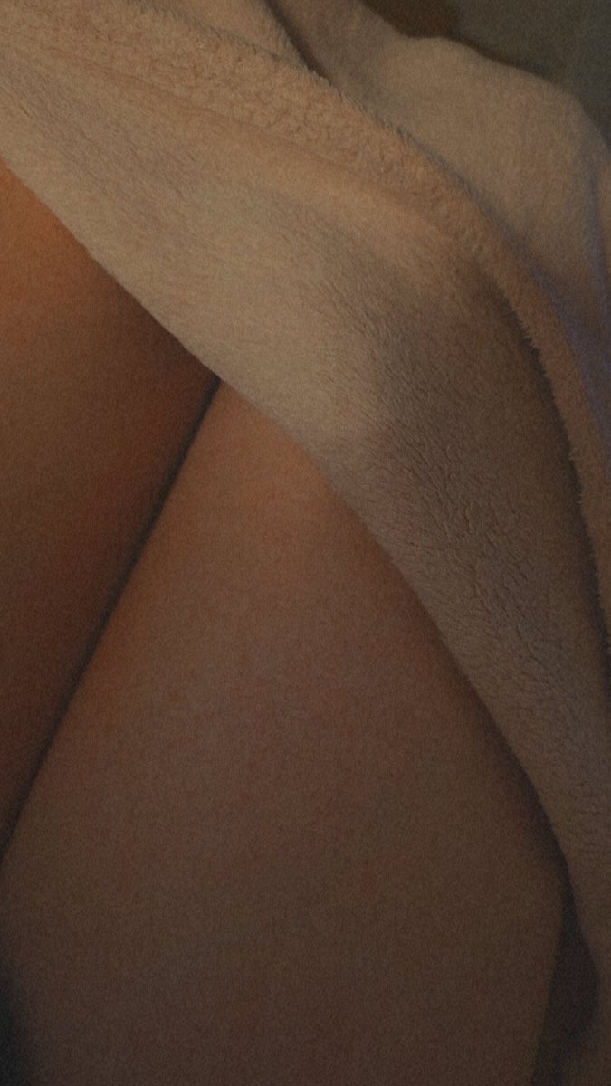 Xyliathin's tweet photo. Feeling extra squishy and thic after shower :3

#femboy #cute #thighs #wife https://t.co/j2SYNkkKFw