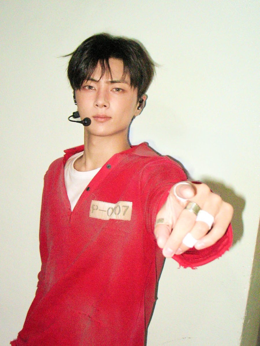 sjakebostero's tweet photo. 🚨 Sunghoon de Enhypen dice que no sabía que su compañero de grupo, Jay, es estadounidense.

"Pensé que era gay como yo." https://t.co/wNOoddOrvy