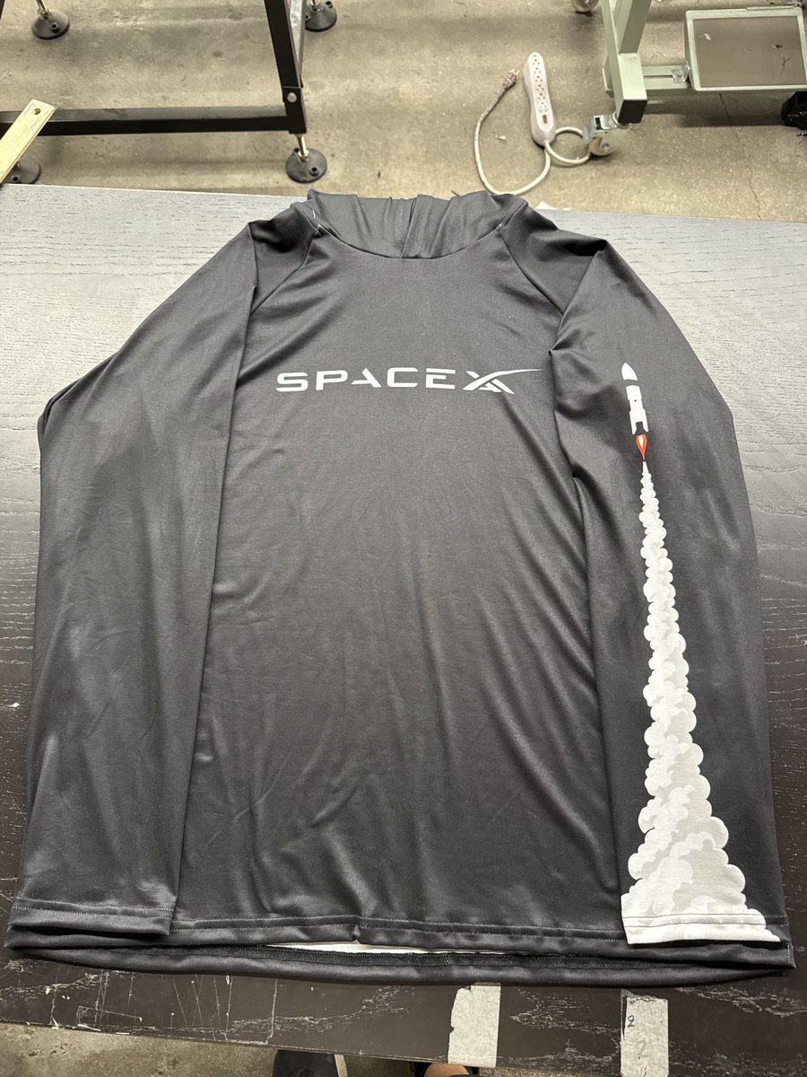FlowGo37's tweet photo. to the moon. @ProAthletics x @spacexai https://t.co/TPfeuTdkly