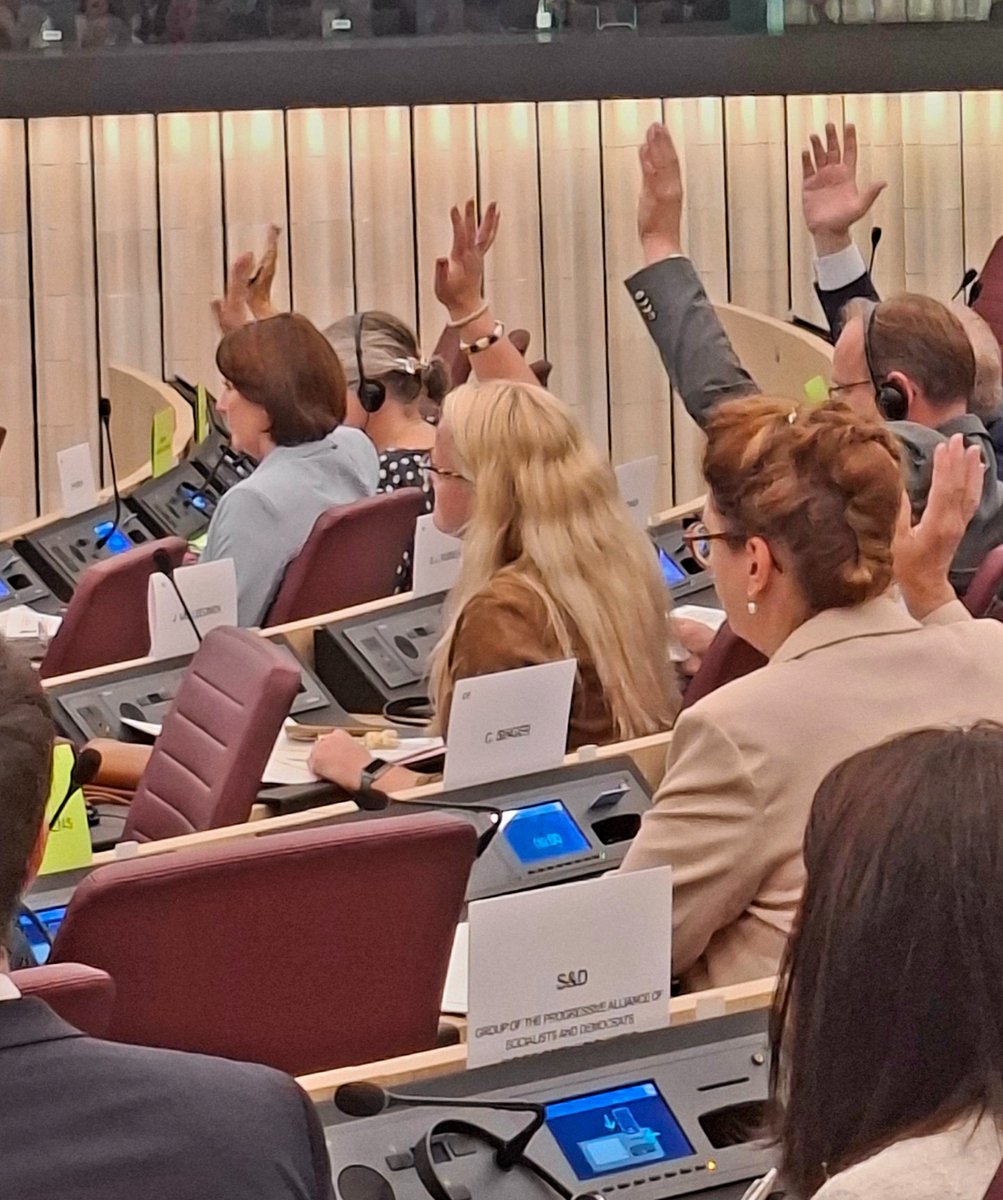 BBB_EUropa's tweet photo. Goed nieuws uit Straatsburg! 🇪🇺🍀

Zojuist is in de landbouwcommissie van het Europees Parlement een amendement van BBB-Europarlementariër @jessikavanlee24 aangenomen.

Het amendement roept op om een deel van het Europese landbouwpromotiebudget in te zetten om voedsel dat in de EU wordt geproduceerd betaalbaarder te houden dan wat we van ver halen.

Goed voor onze boeren én voor de portemonnee van de Nederlander!